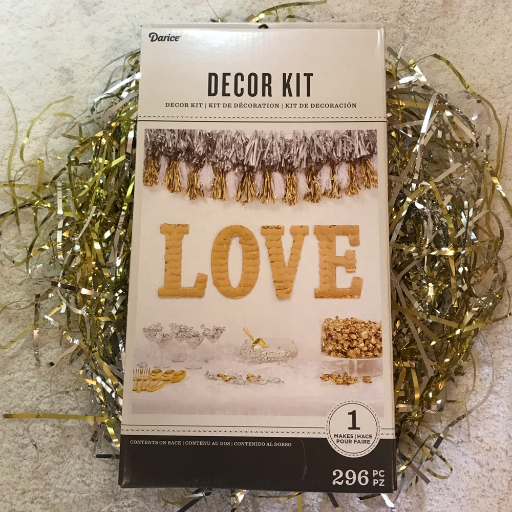 Darice 296 Piece Decor Kit LOVE Gold Letters NWT